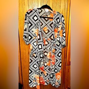Lularoe Shirley cover size S